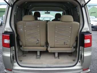 2007 Mitsubishi Delica Pictures