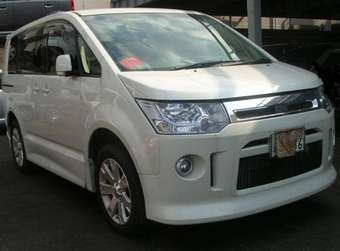 2007 Mitsubishi Delica Images