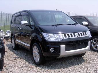 2009 Mitsubishi Delica Images