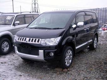 2009 Mitsubishi Delica Photos