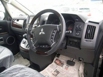 2009 Mitsubishi Delica Wallpapers