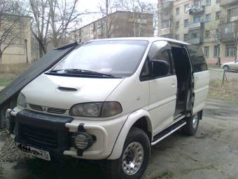 1995 Mitsubishi Delica Cargo Pictures