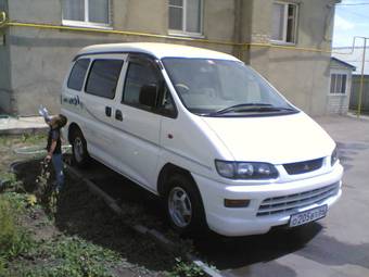 1999 Mitsubishi Delica Cargo Photos