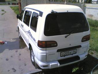 1999 Mitsubishi Delica Cargo Pictures