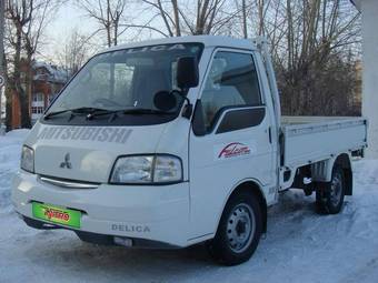 2000 Mitsubishi Delica Cargo Pictures