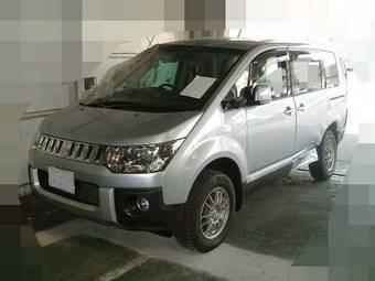 2009 Mitsubishi Delica D:5 Pictures