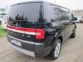 2010 Mitsubishi Delica D:5 Photos