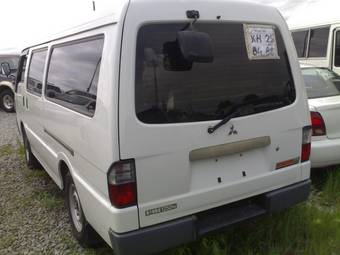 2002 Mitsubishi Delica Van Pictures