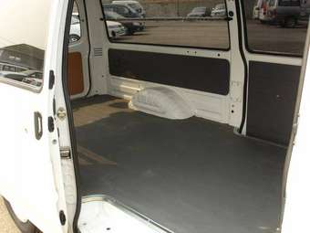 2003 Mitsubishi Delica Van Pictures