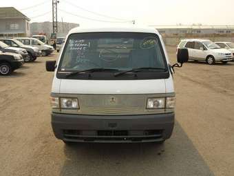 2003 Mitsubishi Delica Van Pictures