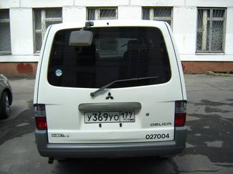 2003 Mitsubishi Delica Van Pictures