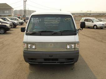 2003 Mitsubishi Delica Van Images