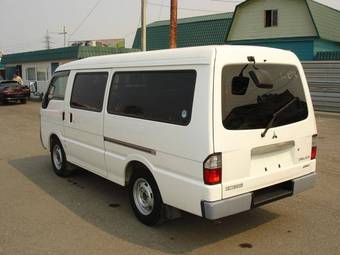 2003 Mitsubishi Delica Van Pictures