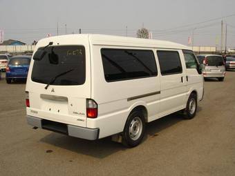 2003 Mitsubishi Delica Van Pictures