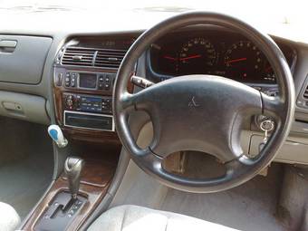 1995 Mitsubishi Diamante Images
