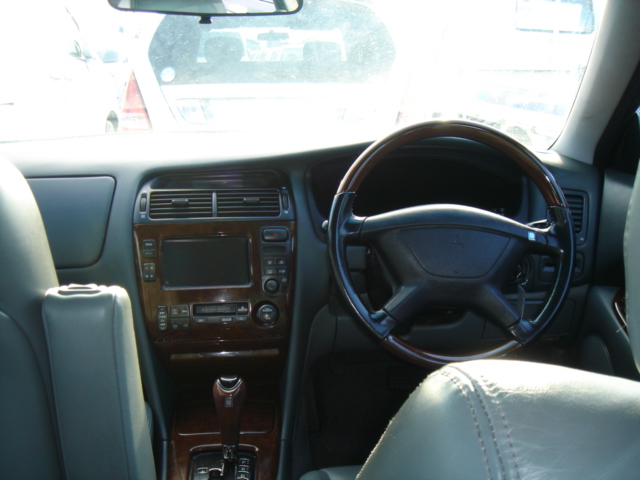 1999 Mitsubishi Diamante Pics