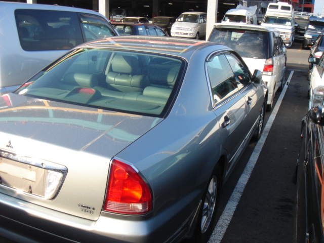 1999 Mitsubishi Diamante Photos
