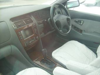 1999 Mitsubishi Diamante Photos