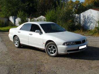1999 Mitsubishi Diamante Photos