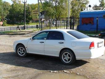 1999 Mitsubishi Diamante Photos