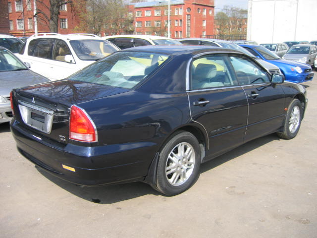 2000 Mitsubishi Diamante Photos