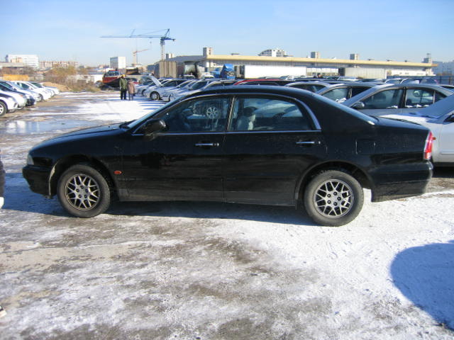 2000 Mitsubishi Diamante Photos