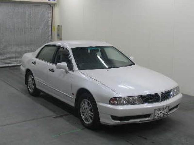 2000 Mitsubishi Diamante Photos