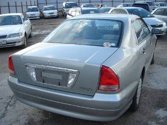 2000 Mitsubishi Diamante Photos