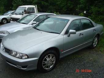 2000 Mitsubishi Diamante Photos