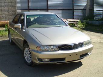 2000 Mitsubishi Diamante Photos