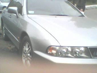 2001 Mitsubishi Diamante Photos