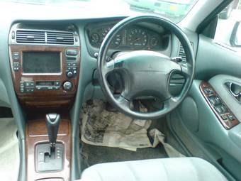 2001 Mitsubishi Diamante Photos