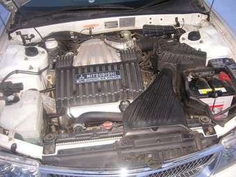 2002 Mitsubishi Diamante Pictures