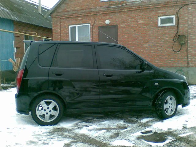 1999 Mitsubishi Dingo