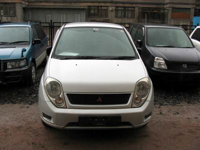 1999 Mitsubishi Dingo Pictures