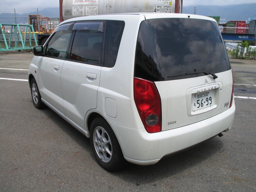 1999 Mitsubishi Dingo Pictures