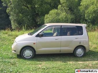 1999 Mitsubishi Dingo Pictures