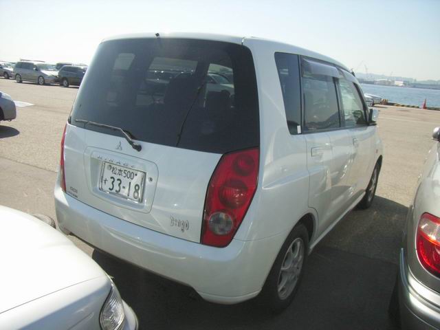 1999 Mitsubishi Dingo Photos