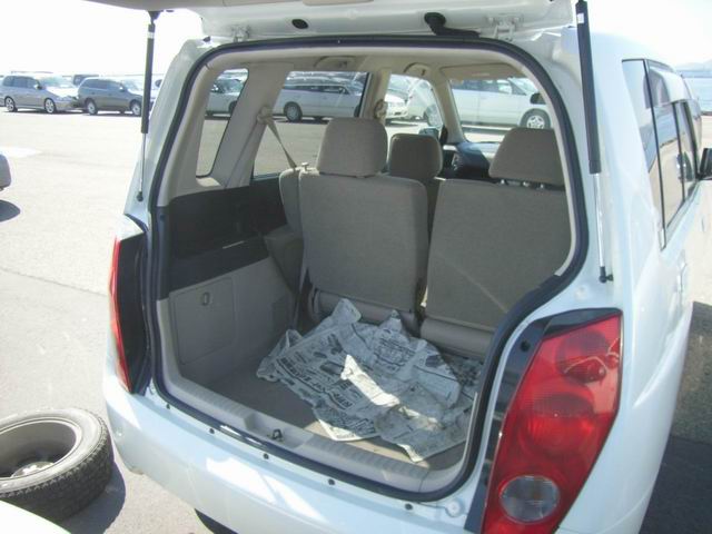 1999 Mitsubishi Dingo Pictures