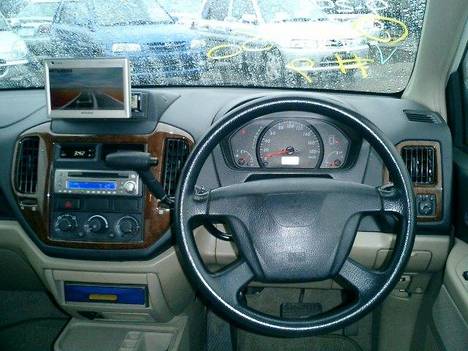 1999 Mitsubishi Dingo Photos