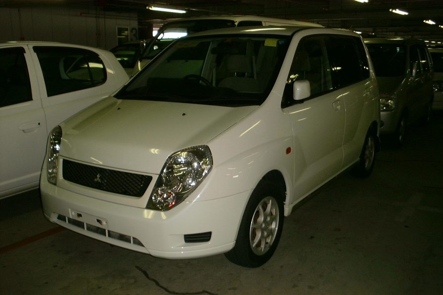 1999 Mitsubishi Dingo Pics