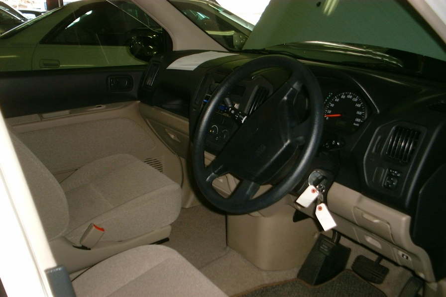 1999 Mitsubishi Dingo Photos