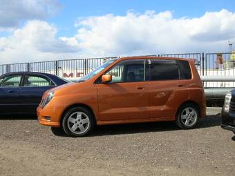 1999 Mitsubishi Dingo Photos