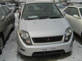 1999 Mitsubishi Dingo Pics