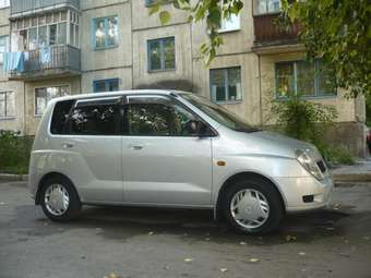 1999 Mitsubishi Dingo Pics
