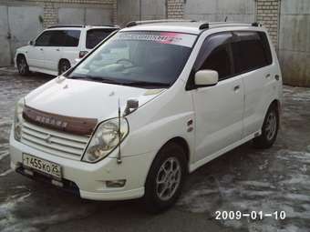 1999 Mitsubishi Dingo Pictures