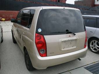 1999 Mitsubishi Dingo Photos