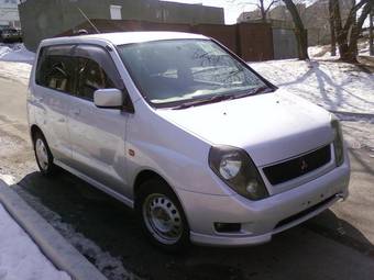 1999 Mitsubishi Dingo Pictures