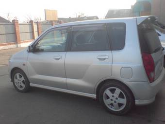 1999 Mitsubishi Dingo Photos