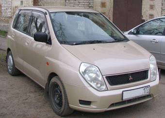 1999 Mitsubishi Dingo Pictures